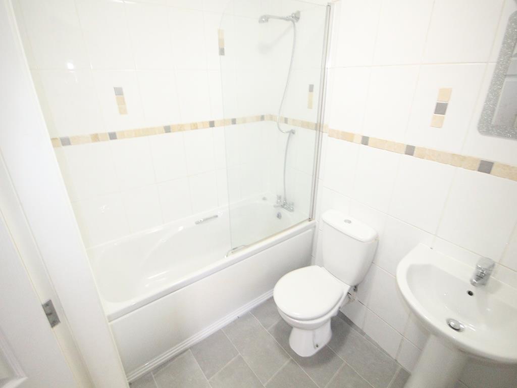 2 bedroom apartment For Sale in Burnley - IMG_1549.jpg